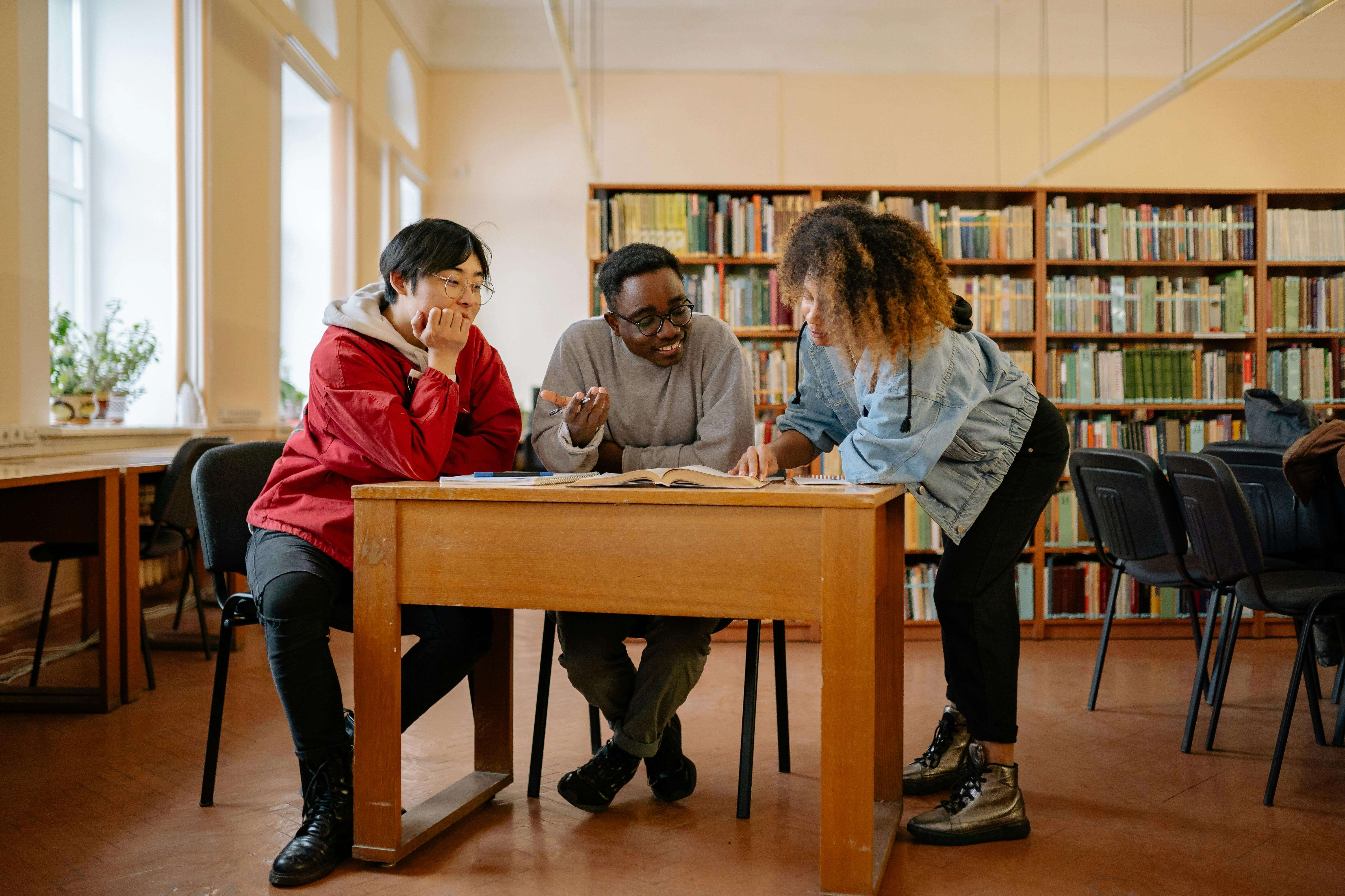 Etudiants se préparant à leurs examens dans leur logement étudiant à Nancy